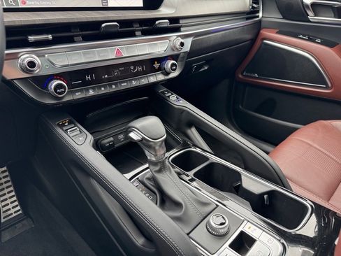 Used 2024 Kia Telluride SX w/ Towing Package image 20