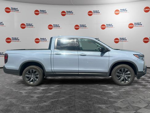 Used 2023 Honda Ridgeline Sport image 6