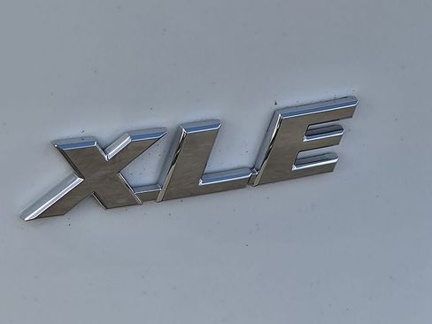 Used 2025 Toyota RAV4 XLE FWD image 11