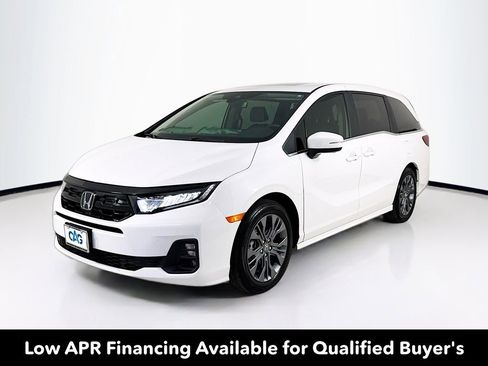 Used 2026 Honda Odyssey Touring image 3