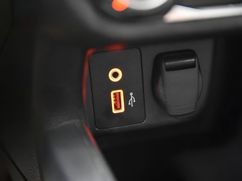 Used 2023 Nissan Versa S FWD image 28