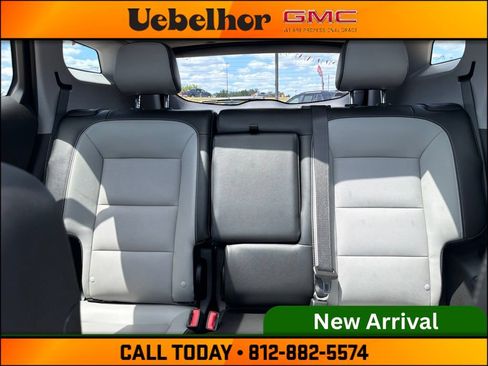 Used 2023 GMC Terrain SLT FWD image 19