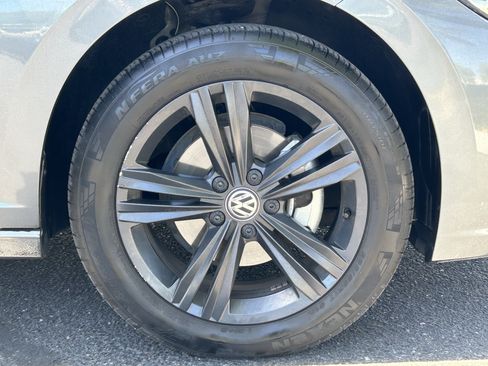 Used 2024 Volkswagen Jetta SE FWD image 7