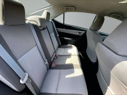 Used 2017 Toyota Corolla LE w/ Carpet Mat Package (TMS) FWD image 14
