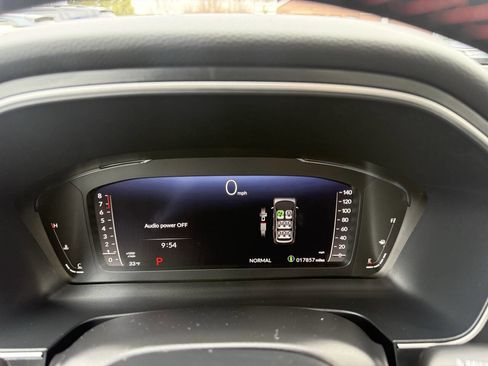 Used 2025 Honda Pilot Black Edition image 39