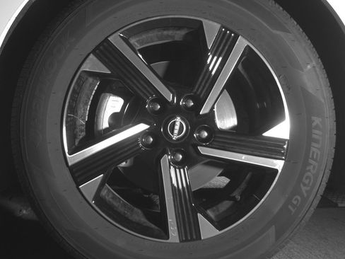 Used 2025 Nissan Sentra SV image 12