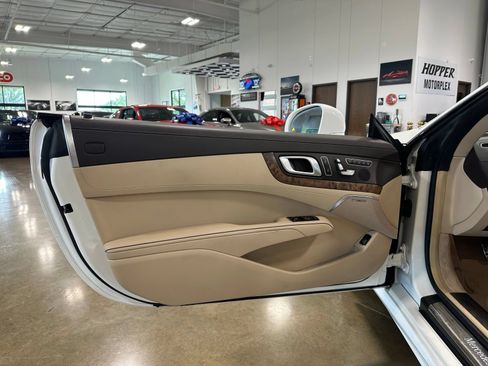 Used 2016 Mercedes-Benz SL 550 image 19