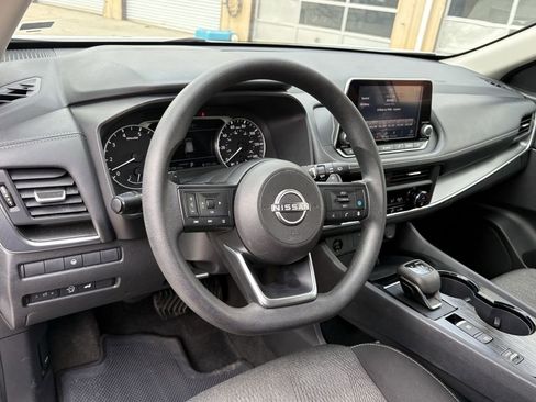 Used 2024 Nissan Rogue SV image 13