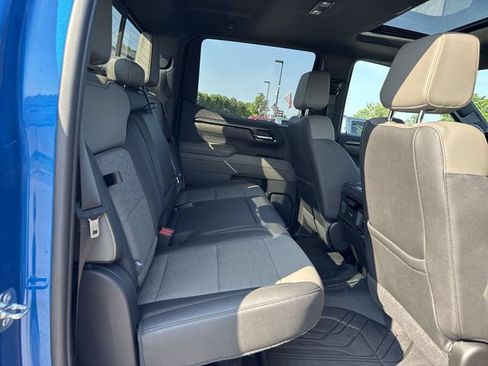 Used 2022 Chevrolet Silverado 1500 ZR2 w/ Technology Package AWD/4WD image 28