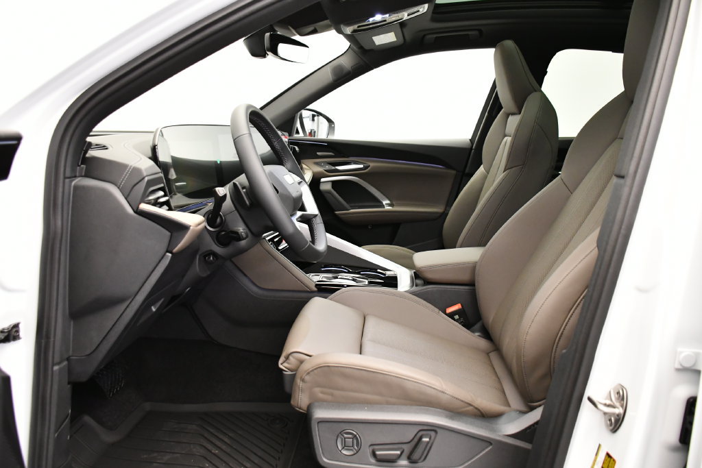 Used 2025 Audi Q5 Premium w/ Premium Plus AWD/4WD image 36