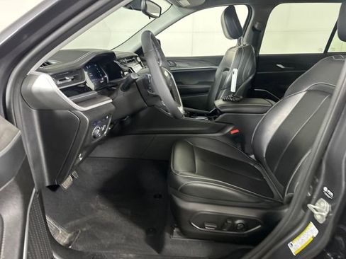 Used 2023 Jeep Grand Cherokee 4WD 4xe image 11