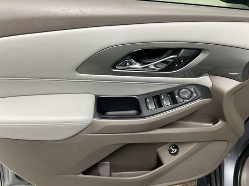 Used 2020 Chevrolet Traverse LT w/ LPO, 'HIT The Road' Package AWD/4WD image 20