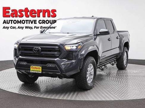 Used 2025 Toyota Tacoma SR5 AWD/4WD image 1