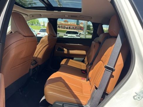 Used 2025 INFINITI QX60 Sensory w/ Vision Package AWD/4WD image 5
