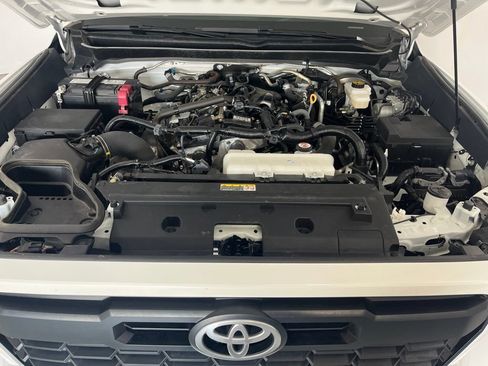 Used 2025 Toyota Tacoma TRD Off-Road AWD/4WD image 9