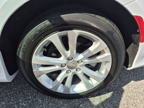 Used 2016 Chrysler 200 Limited Platinum w/ Comfort & Convenience Group image 9