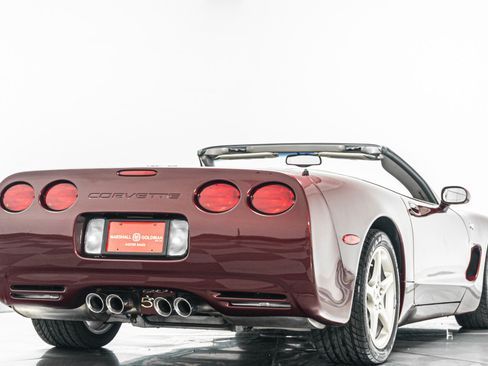Used 2003 Chevrolet Corvette Convertible w/ Preferred Equipment Group1 RWD image 9