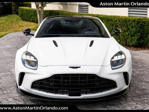 Used 2025 Aston Martin V8 Vantage Coupe image 7