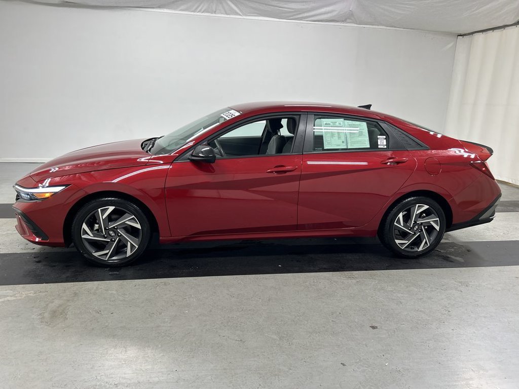 Used 2025 Hyundai Elantra Sport FWD image 6