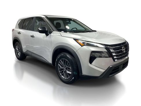 Used 2024 Nissan Rogue S FWD image 5