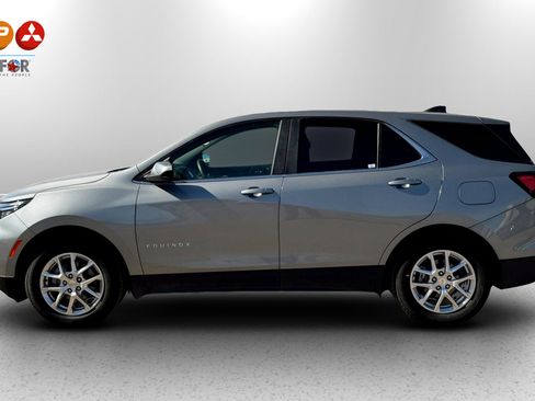 Used 2024 Chevrolet Equinox LT image 2