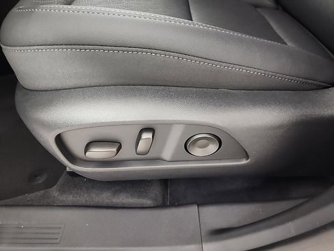 New 2026 Chevrolet Equinox LT w/ Convenience Package II image 19