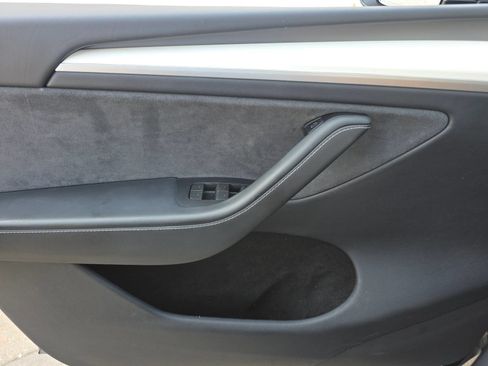 Used 2024 Tesla Model Y Long Range RWD image 23