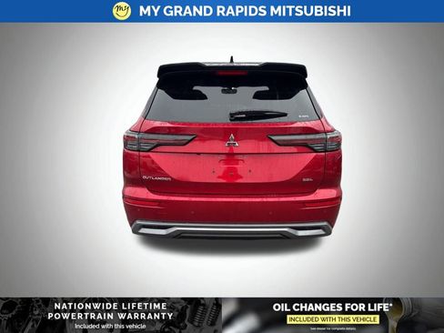 New 2026 Mitsubishi Outlander SEL image 6