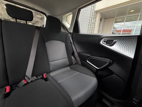 Used 2025 Kia Soul LX w/ LX Technology Package FWD image 35