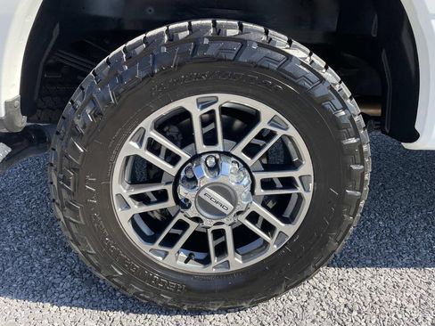 Used 2024 Ford F250 Platinum AWD/4WD image 26