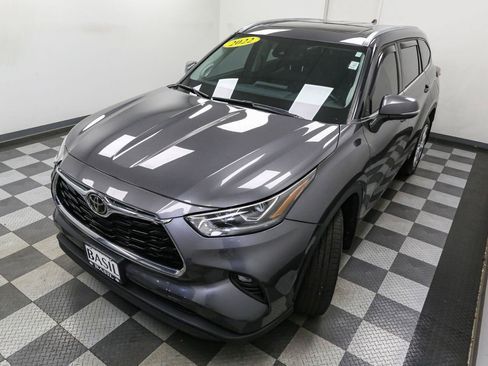 Used 2022 Toyota Highlander Limited AWD/4WD image 6