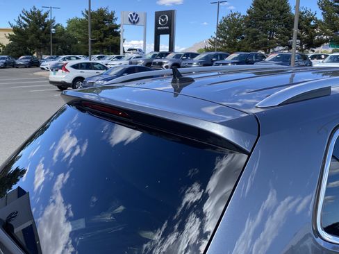 Used 2023 Volkswagen Tiguan SE FWD image 16