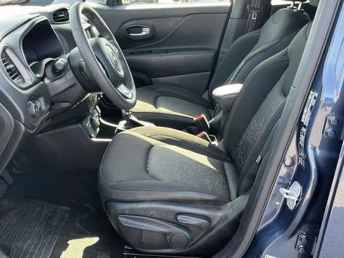 Used 2023 Jeep Renegade Latitude AWD/4WD image 13