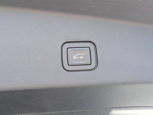 Used 2024 Cadillac Lyriq Luxury AWD/4WD image 32