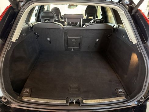 Used 2018 Volvo XC60 T5 Momentum image 9