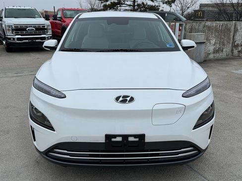 Used 2023 Hyundai Kona SE w/ Cargo Package image 2