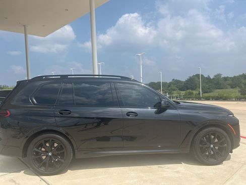 Certified 2023 BMW X7 xDrive40i w/ M Sport Package AWD/4WD image 10
