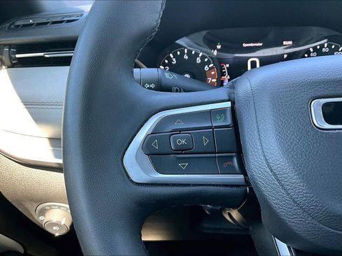 Used 2025 Jeep Compass Limited AWD/4WD image 12