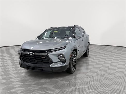 Certified 2023 Chevrolet Blazer RS w/ Driver Confidence II Package image 5