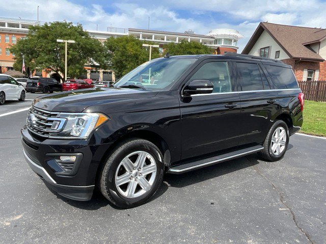 Used 2020 Ford Expedition XLT w/ Equipment Group 202A AWD/4WD image 3
