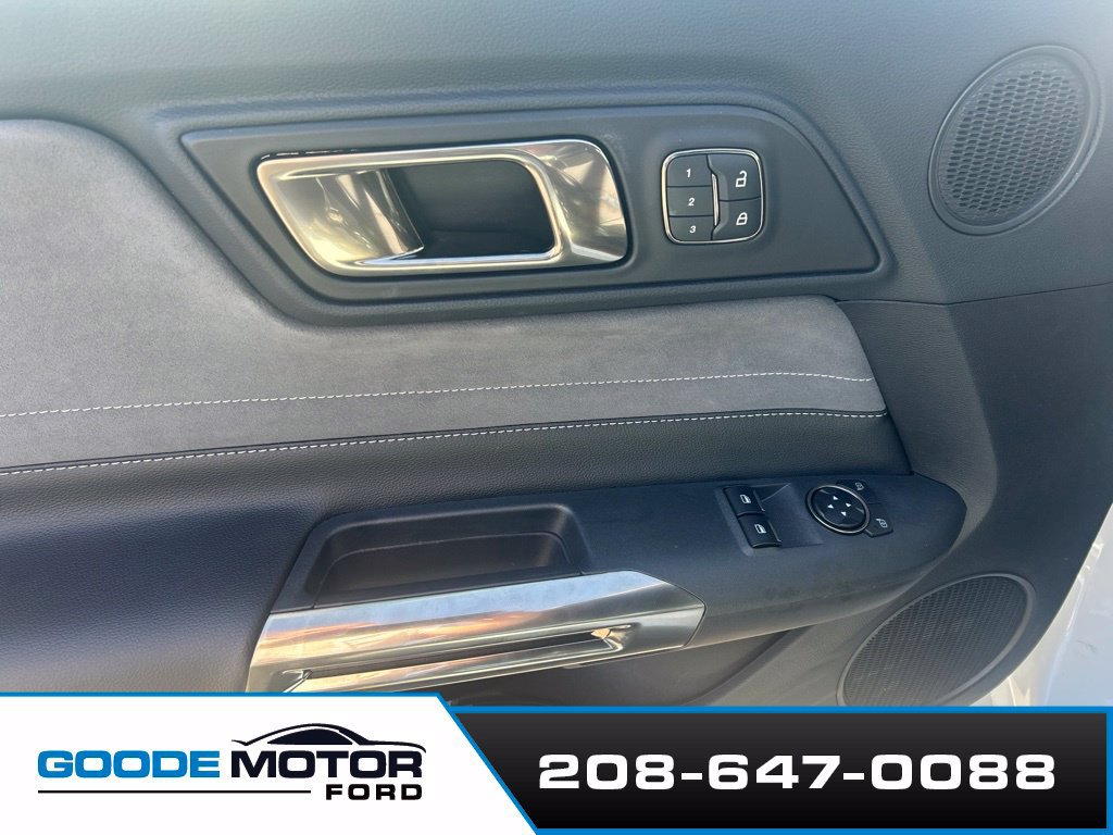 Used 2019 Ford Mustang Shelby GT350 w/ Technology Package RWD image 20