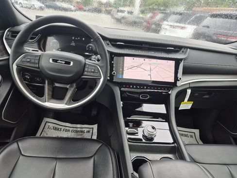 New 2026 Jeep Grand Cherokee Limited w/ Limited Altitude Package AWD/4WD image 5
