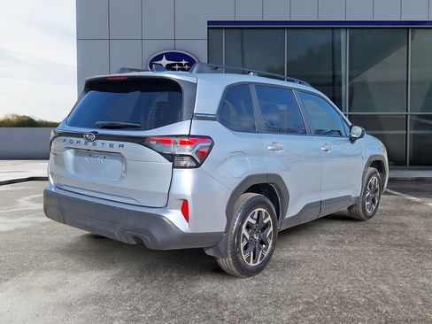 Certified 2025 Subaru Forester Premium w/ Convenience Package #1 AWD/4WD image 6