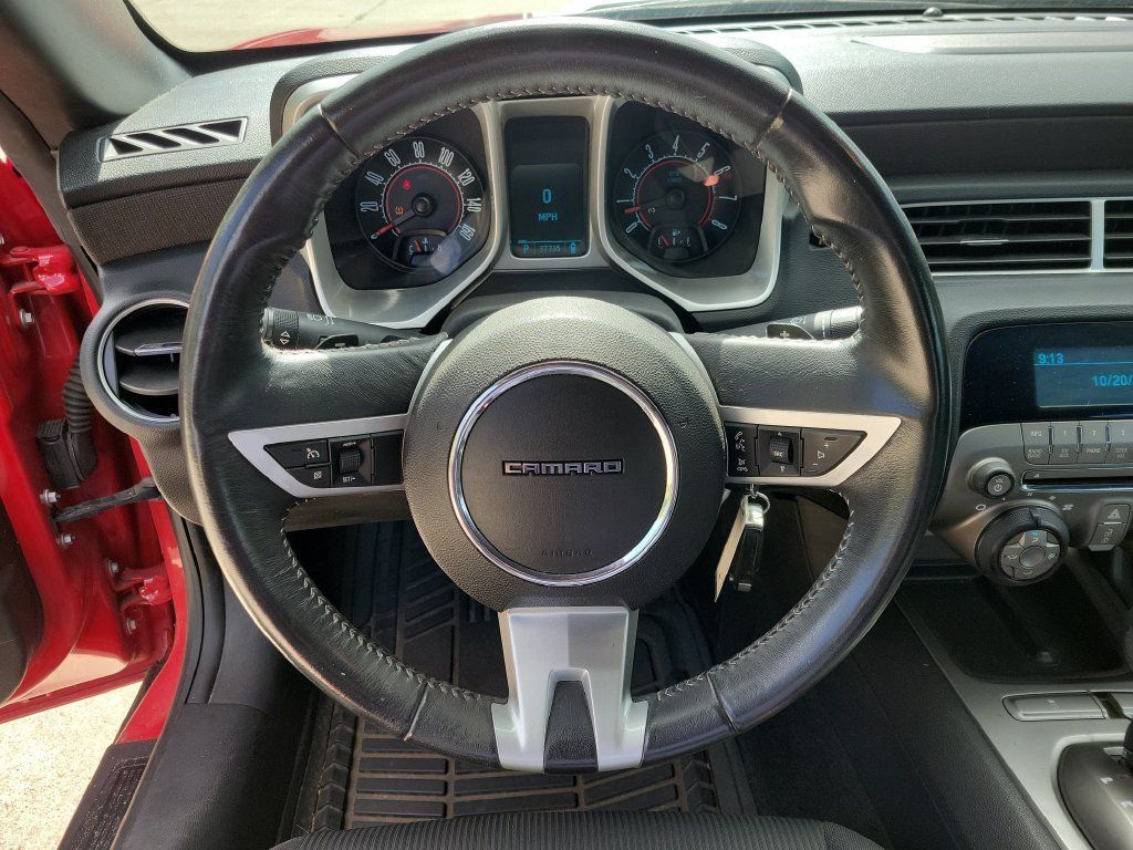 Used 2011 Chevrolet Camaro LT RWD image 17
