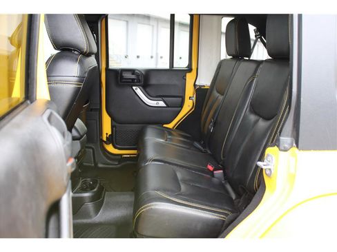 Used 2015 Jeep Wrangler Unlimited Sahara w/ Connectivity Group image 11