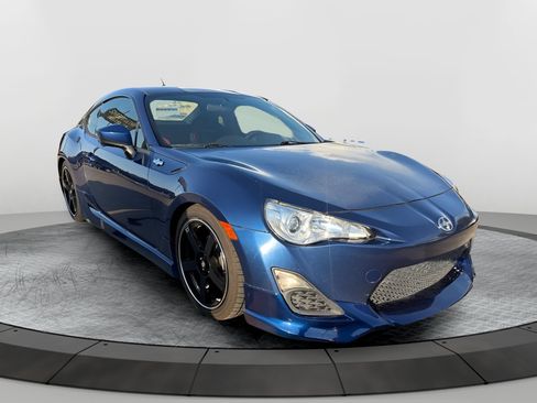 Used 2013 Scion FR-S RWD image 5