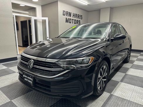 Used 2024 Volkswagen Jetta S image 3