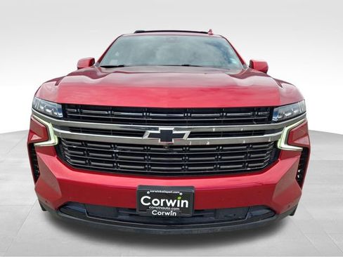 Used 2022 Chevrolet Suburban RST w/ Luxury Package AWD/4WD image 4