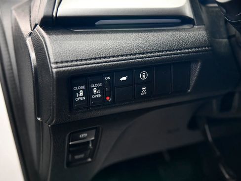 Used 2023 Honda Odyssey Sport image 13