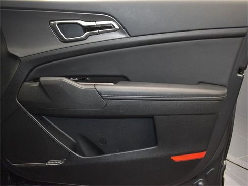 Certified 2025 Kia Sportage SX Prestige image 13